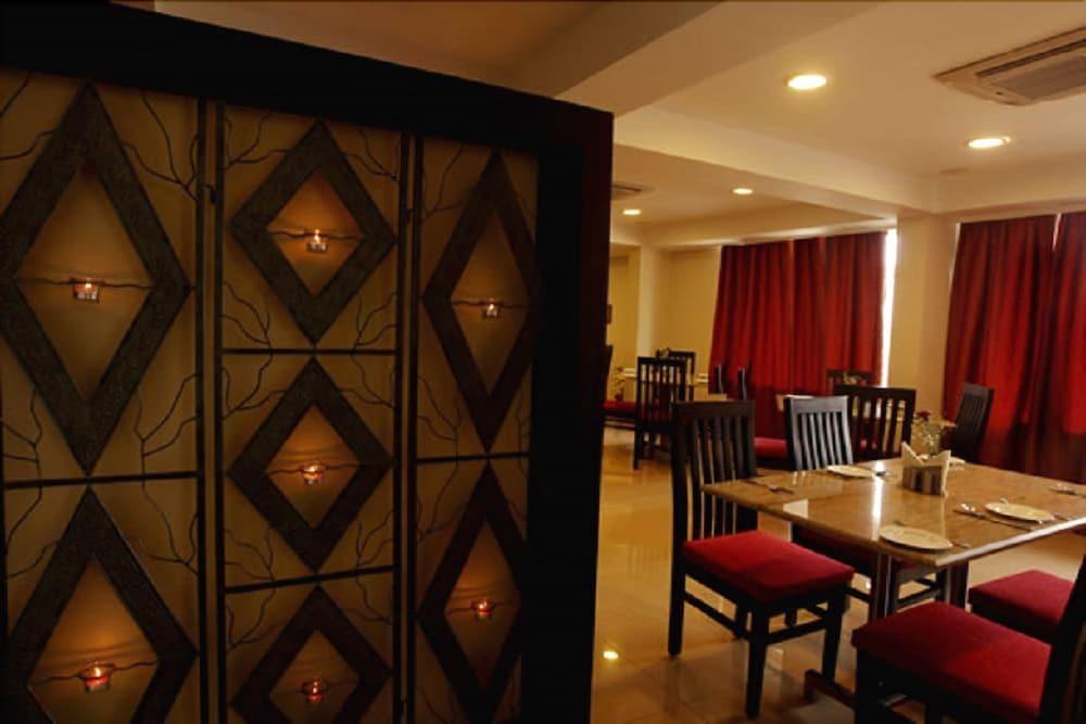 Hotel Nagarjuna Suites Bangalore Ristorante foto