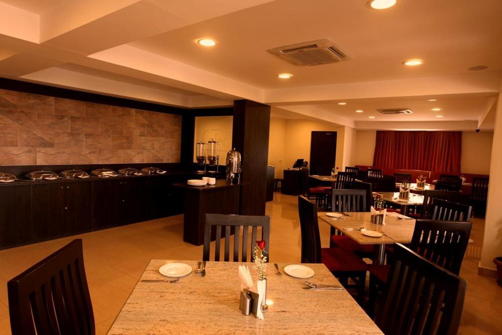 Hotel Nagarjuna Suites Bangalore Ristorante foto