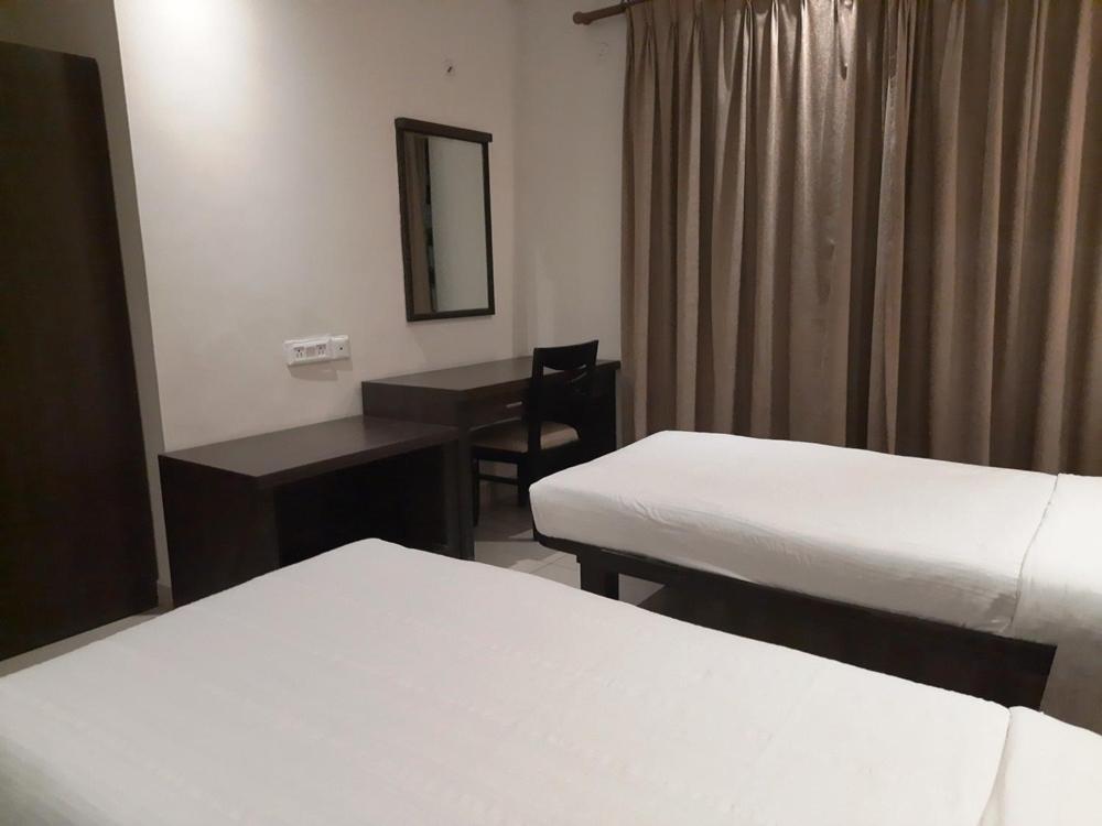 Hotel Nagarjuna Suites Bangalore Esterno foto