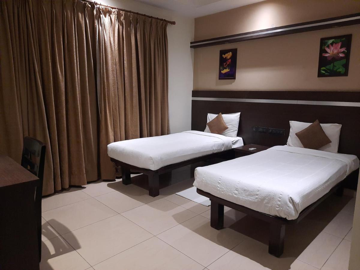 Hotel Nagarjuna Suites Bangalore Esterno foto