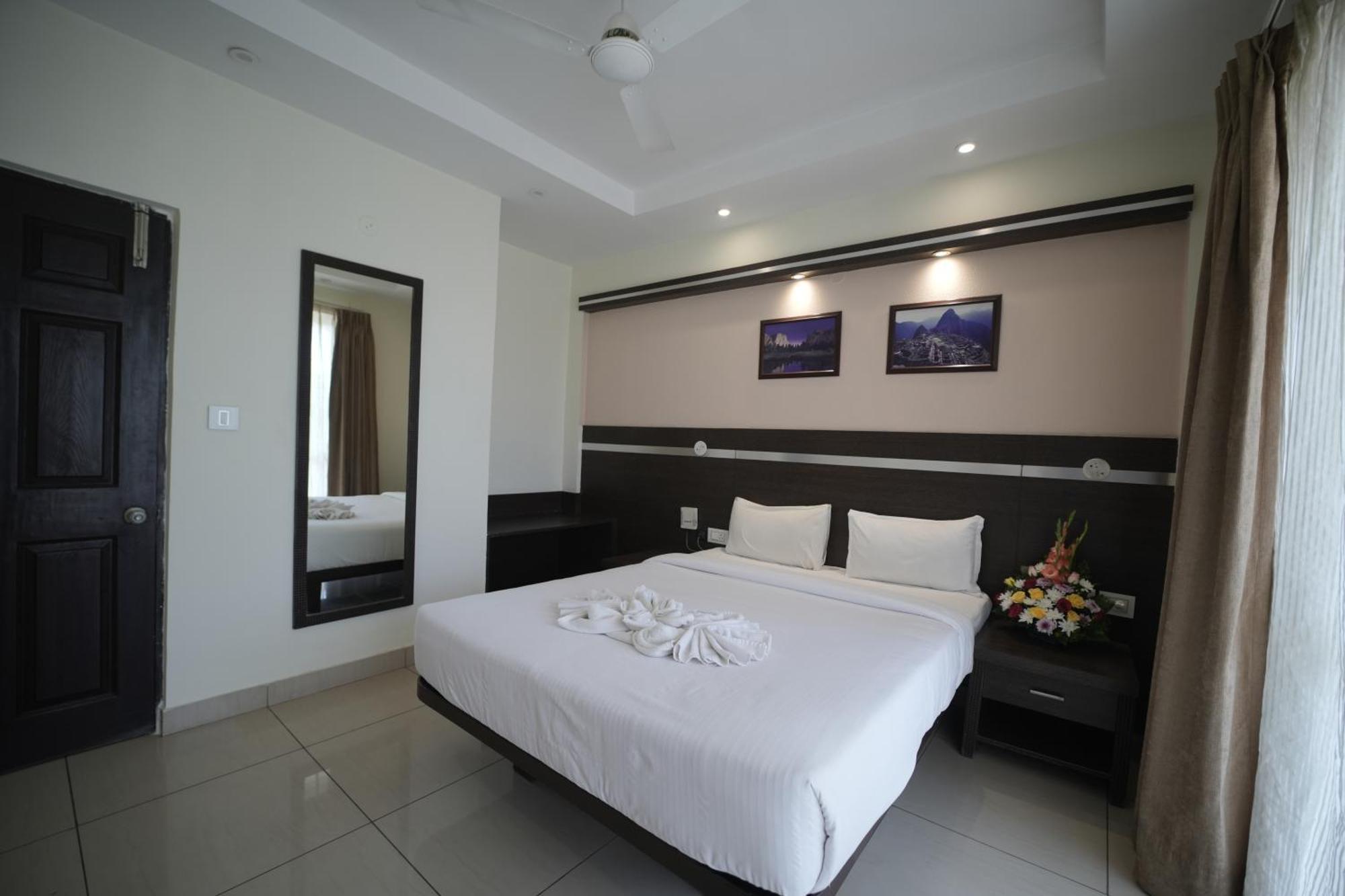 Hotel Nagarjuna Suites Bangalore Esterno foto